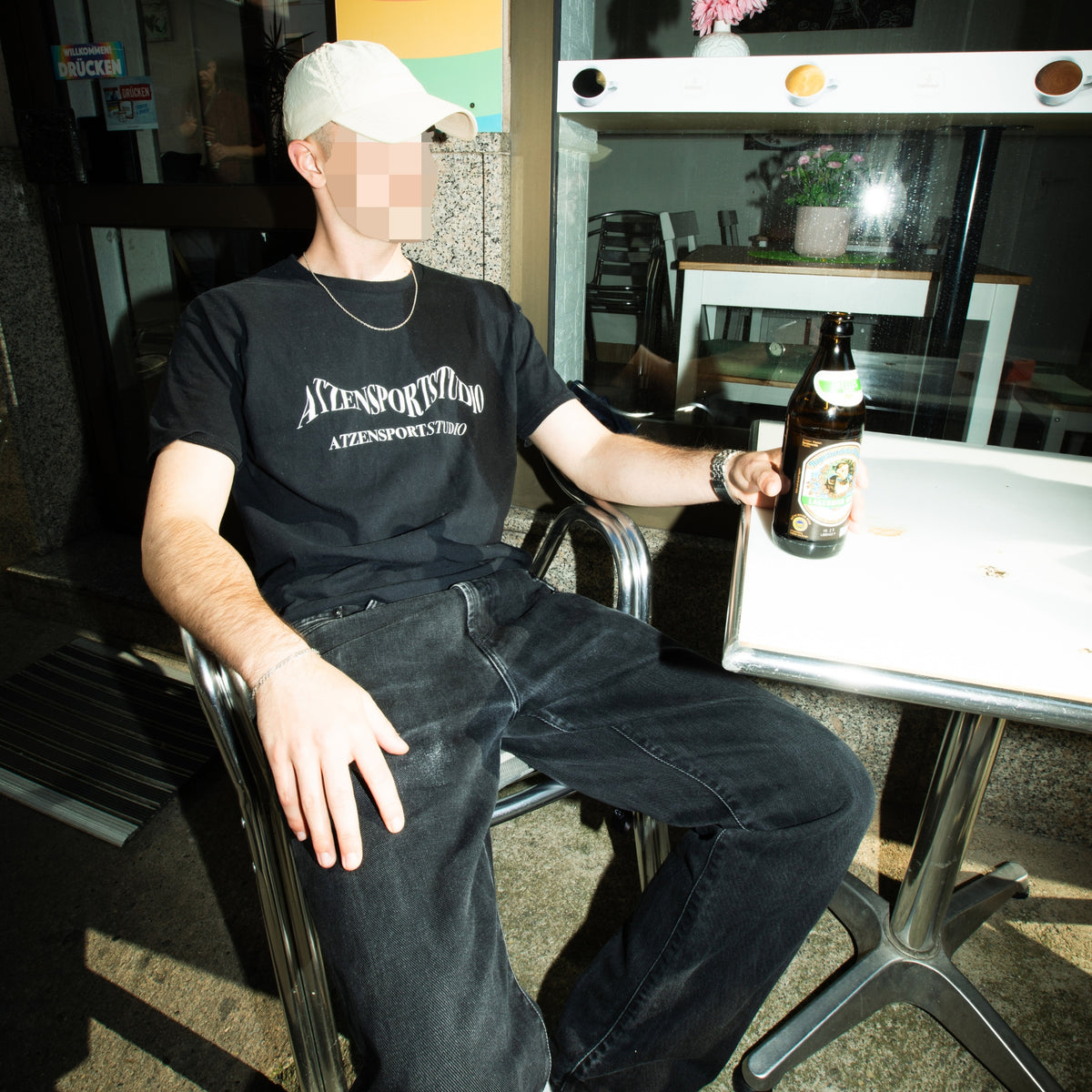 Seci T-Shirt in Schwarz, getragen